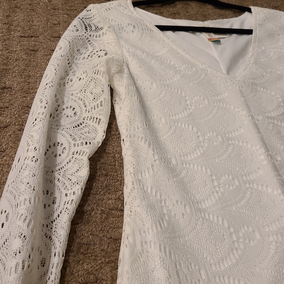 BEAUTIFUL LACE LONGSLEEVE DRESS - Picture 2 of 2